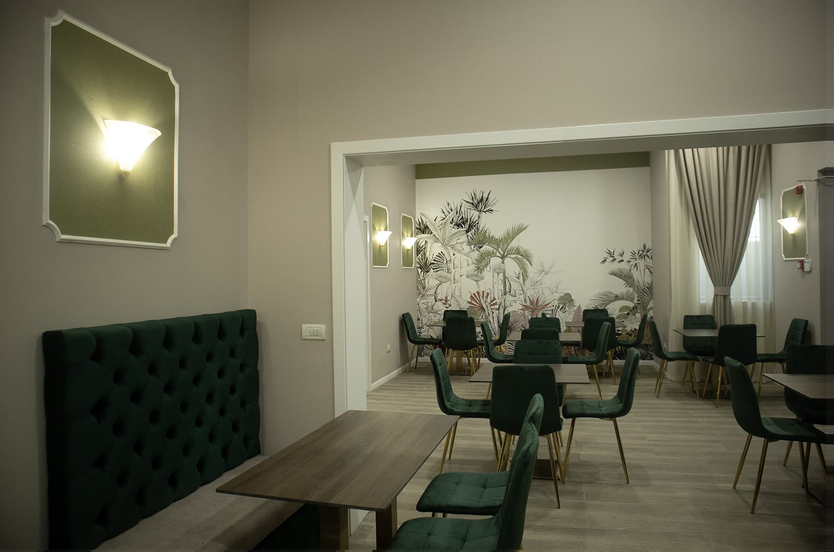 A la Carte - Fine Dining Elegant